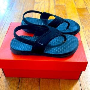 Toddler Nike flip flops